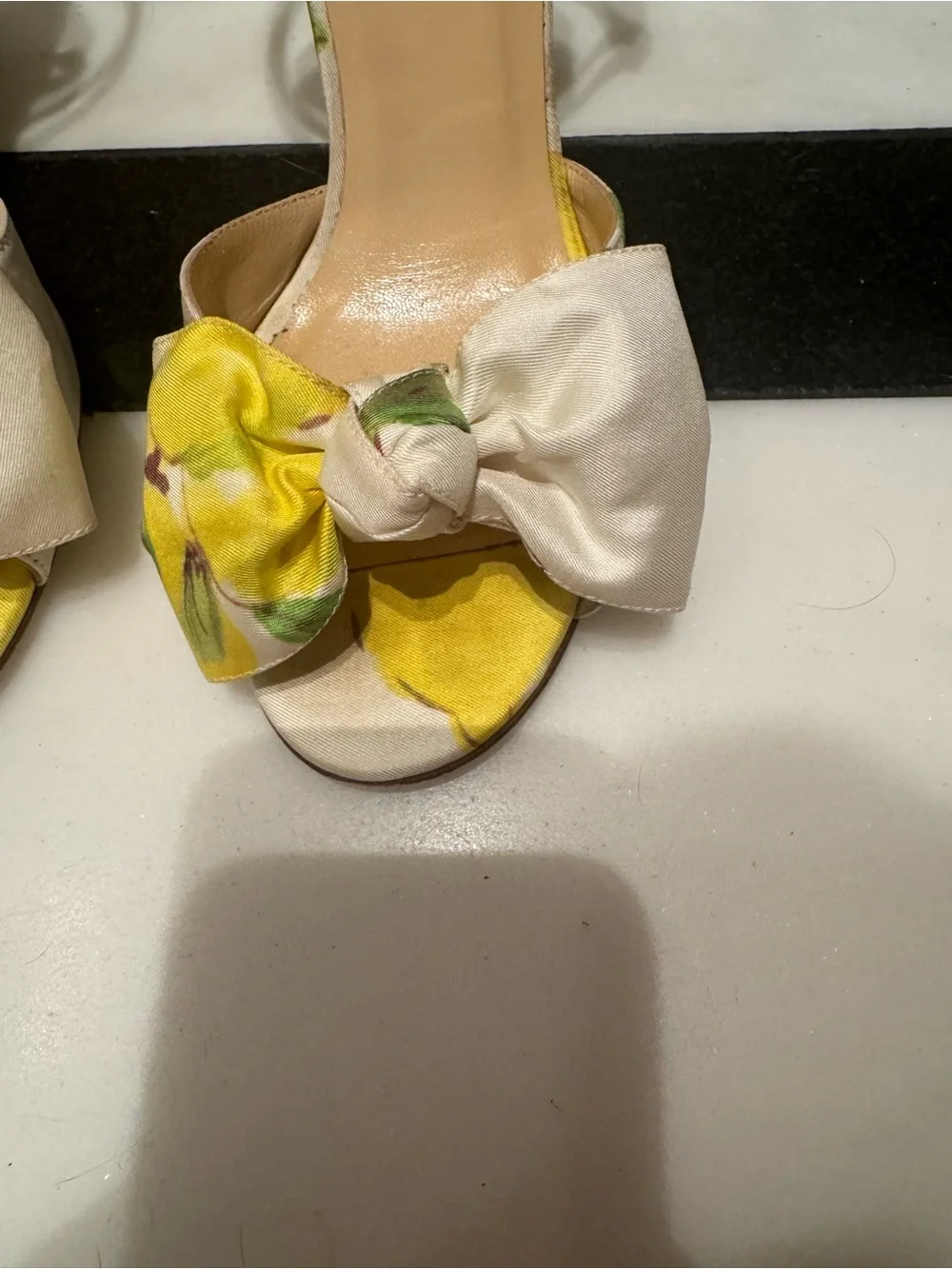 Kate Spade Yellow Floral and Cream Bow Block Heel wedge Sandals size 8
